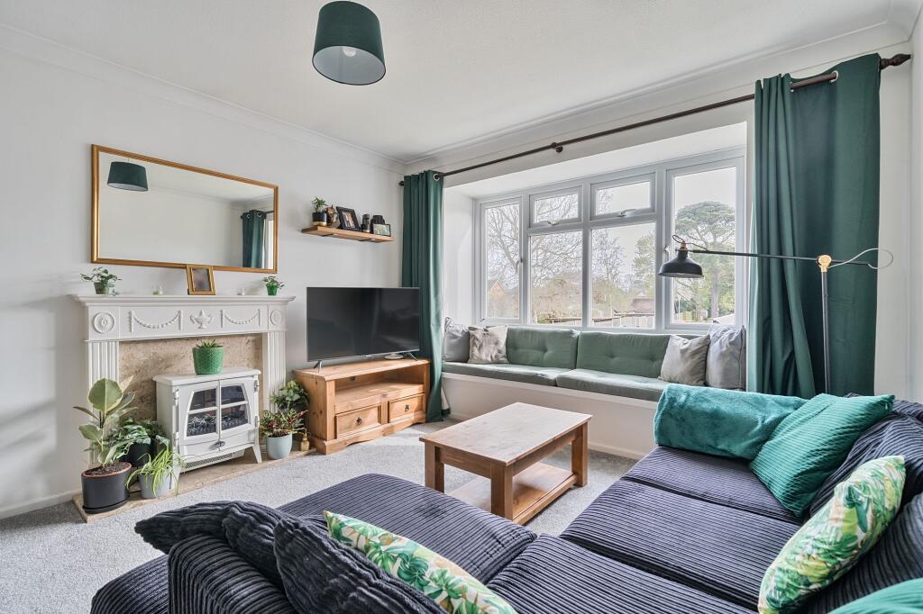 Living Room/ Dining Room