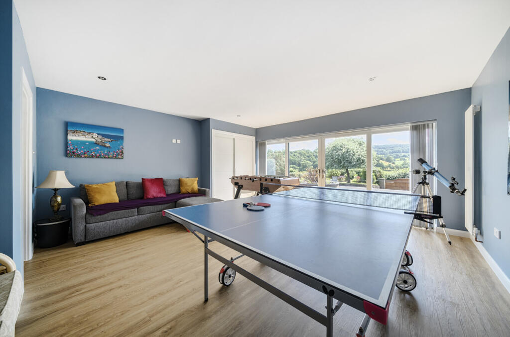 1315591-8-685db31...