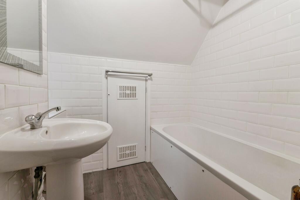 82f7d7239bbcef11a72f0022483ec33b