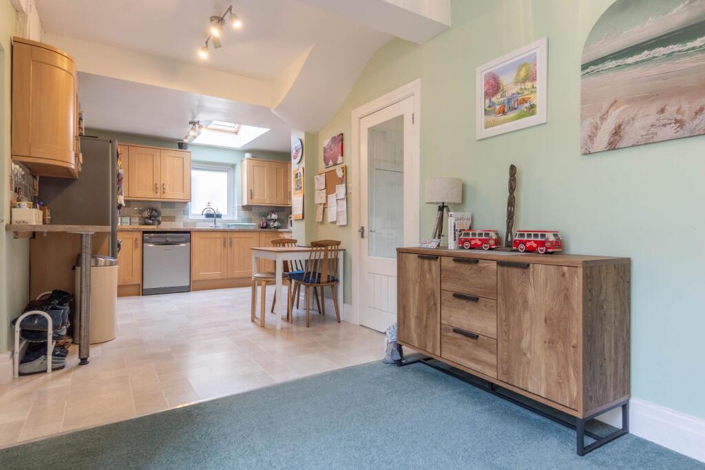 KITCHEN/DINER
