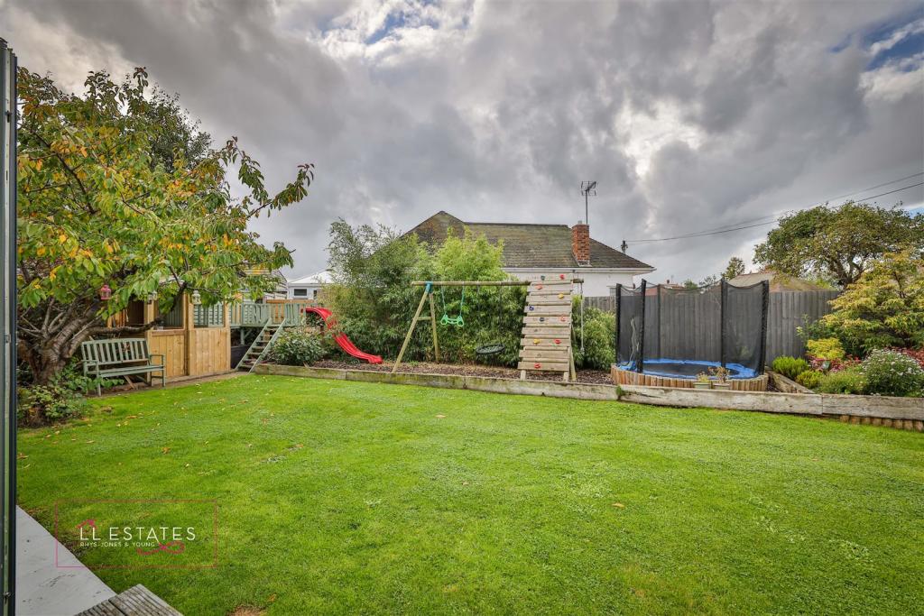 Garden 2.jpg