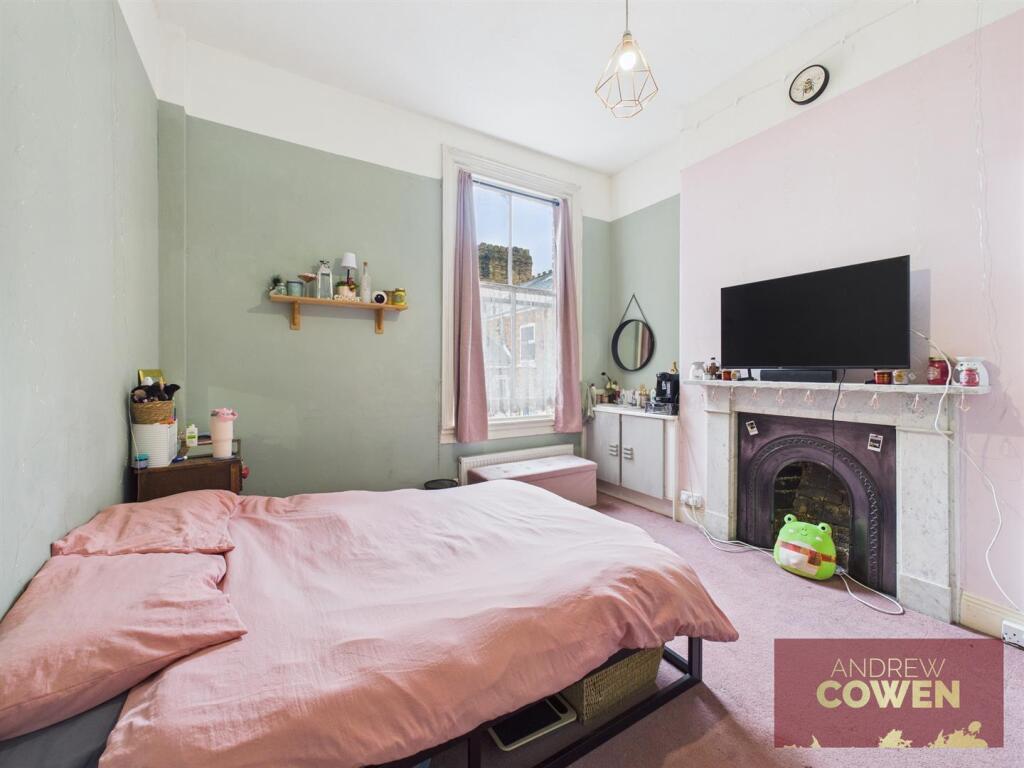 CAM05382G0-PR0028-STILL020.jpg