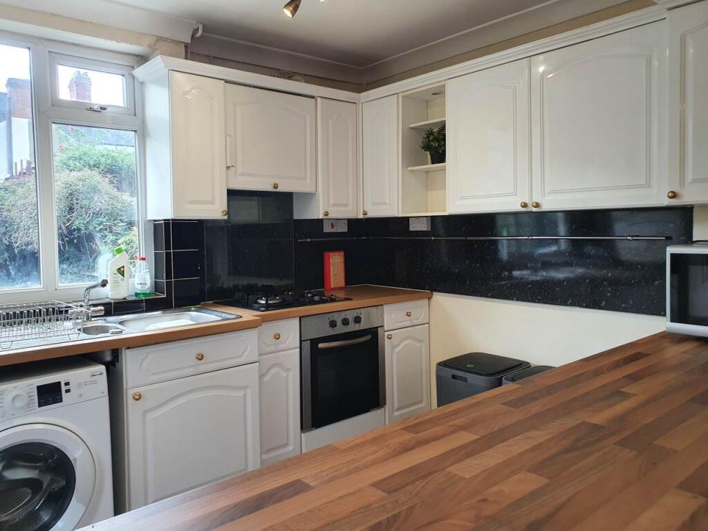 Kitchen (2)