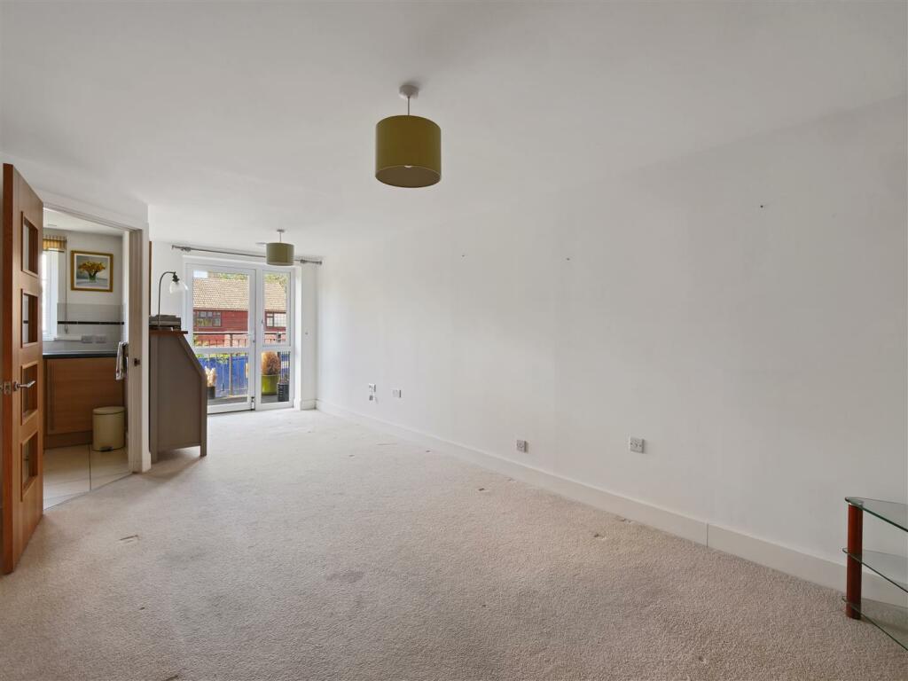 Living room diner.JPG