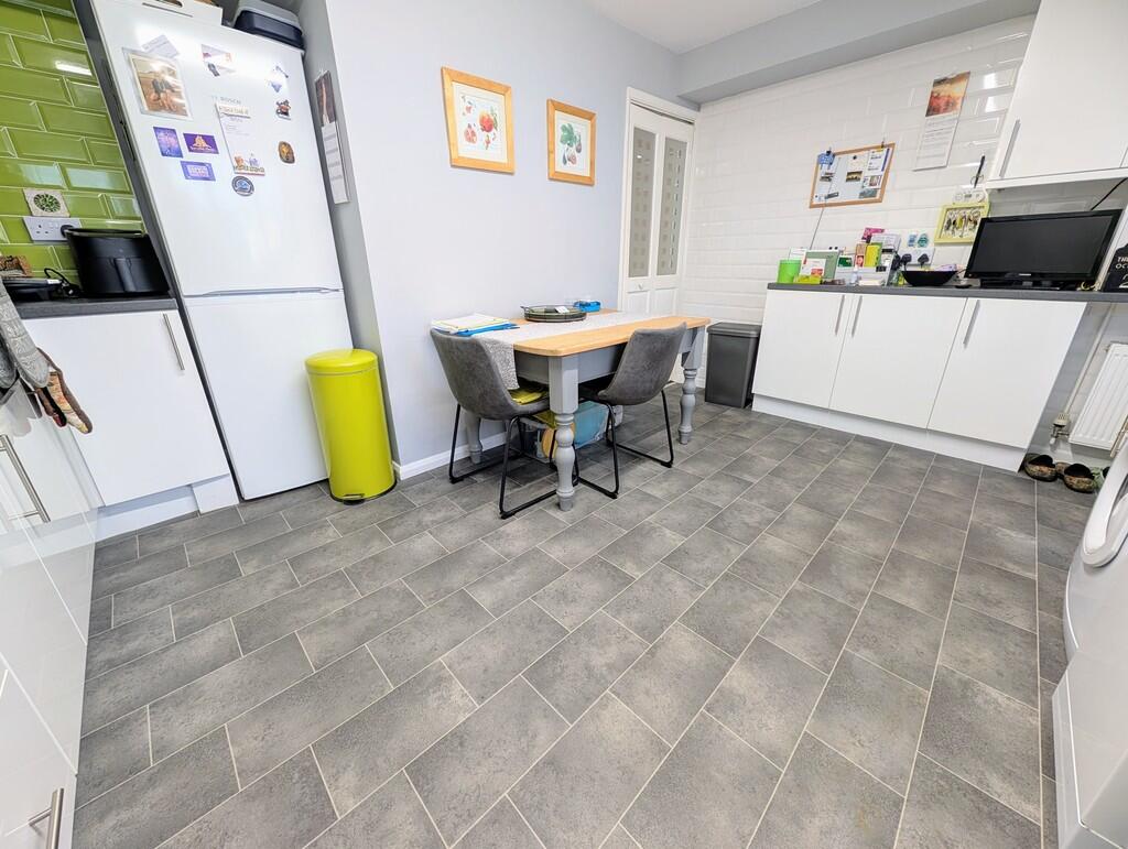 PXL_20251002_0901...