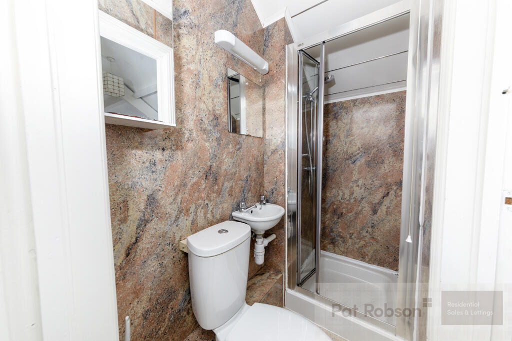 17 fern avenue582.jp