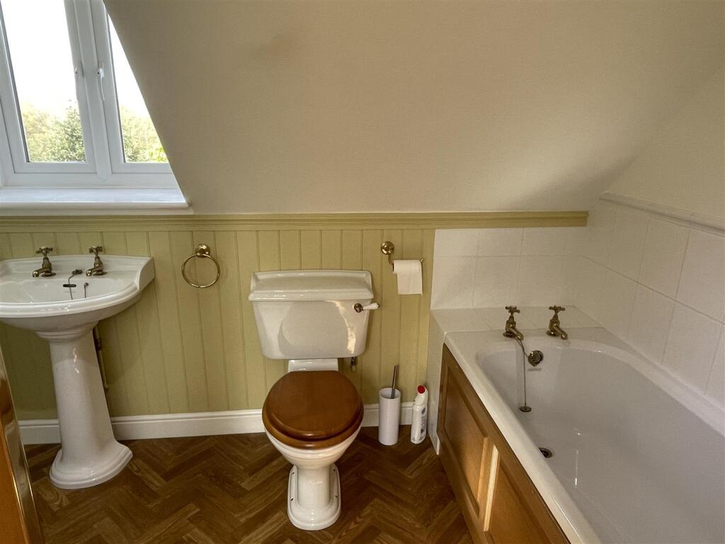 First floor Bathroom.JPG