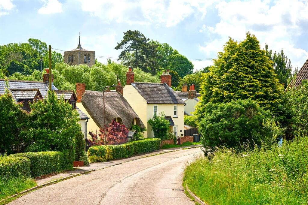 Thurleigh_High Street