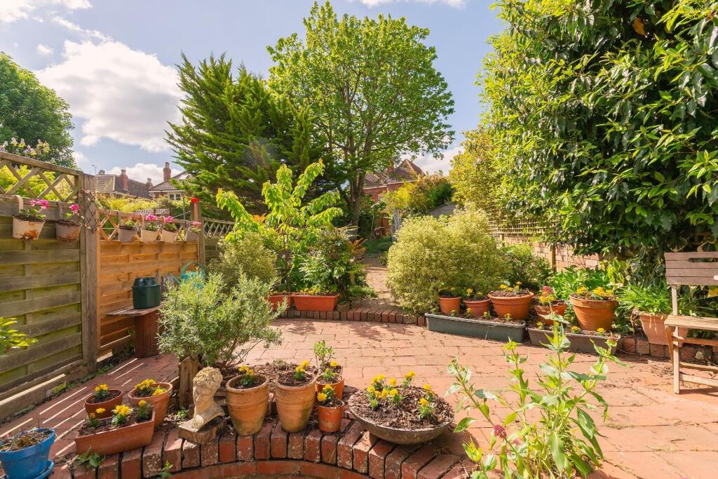 2S0RKE - External F.jpg