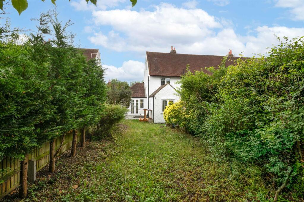 52 Shott Lane-22.jpg