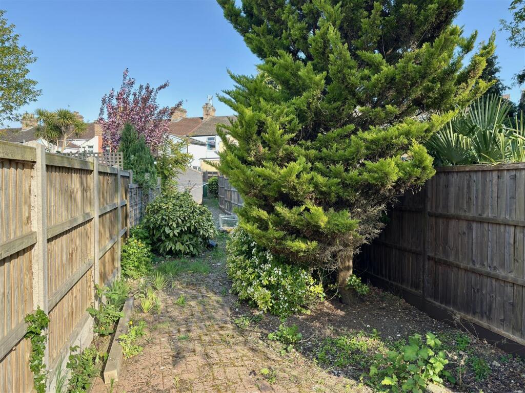 GARDEN AREA.jpg