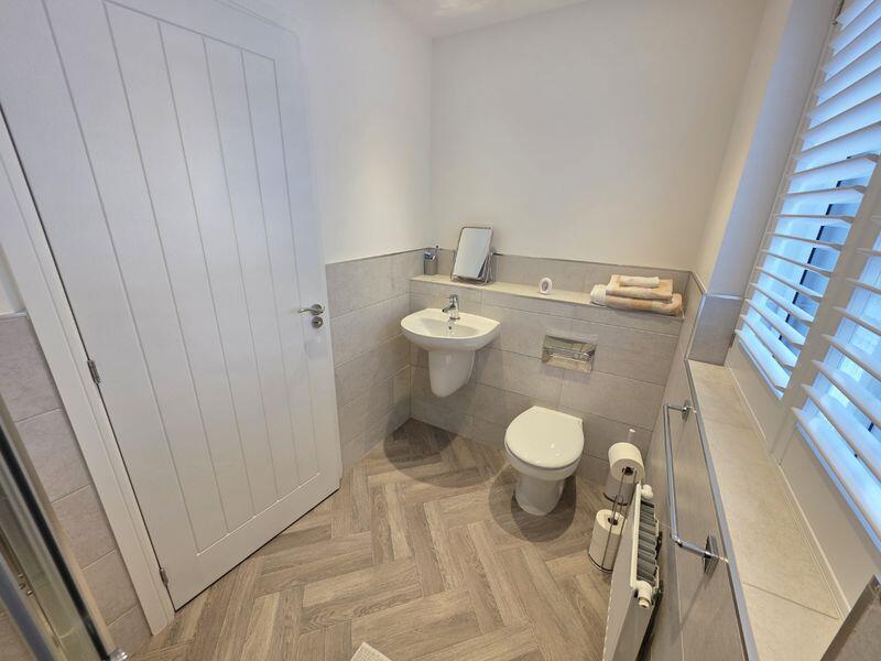 En-Suite Additional Image