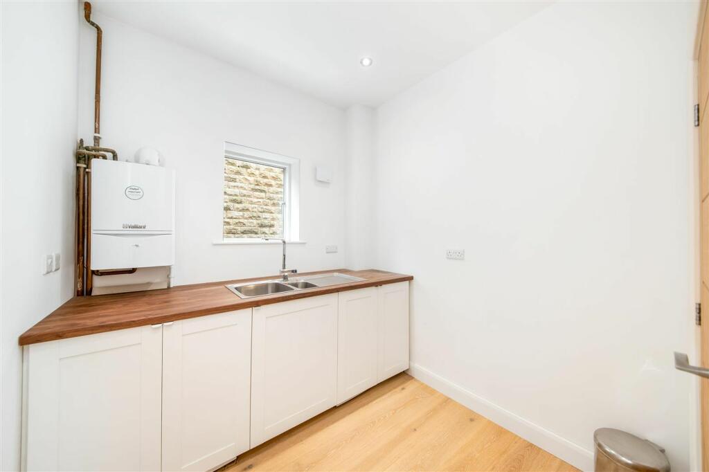 UTILITY ROOM/KITCHEN