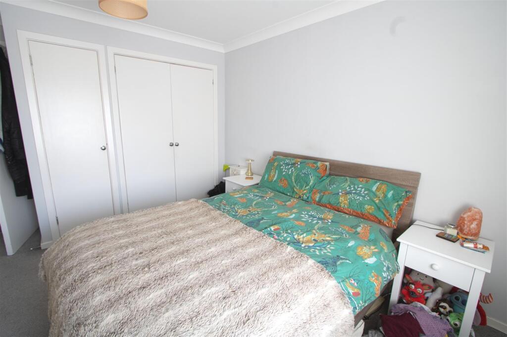 BEDROOM1.jpg