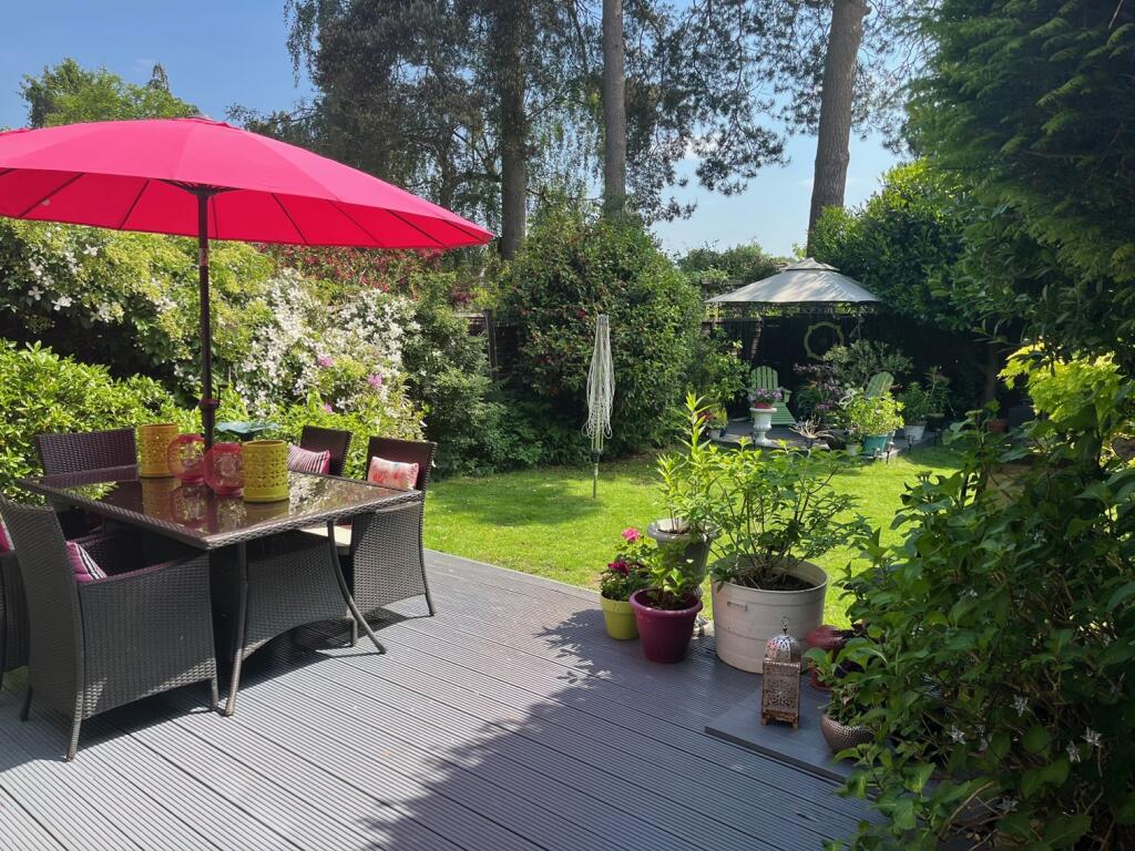 Secluded rear garden