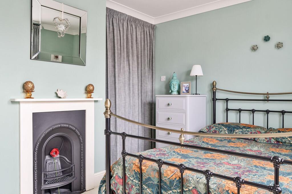 Main Bedroom (2)