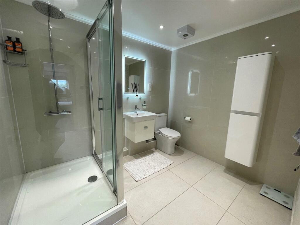 Master En-Suite