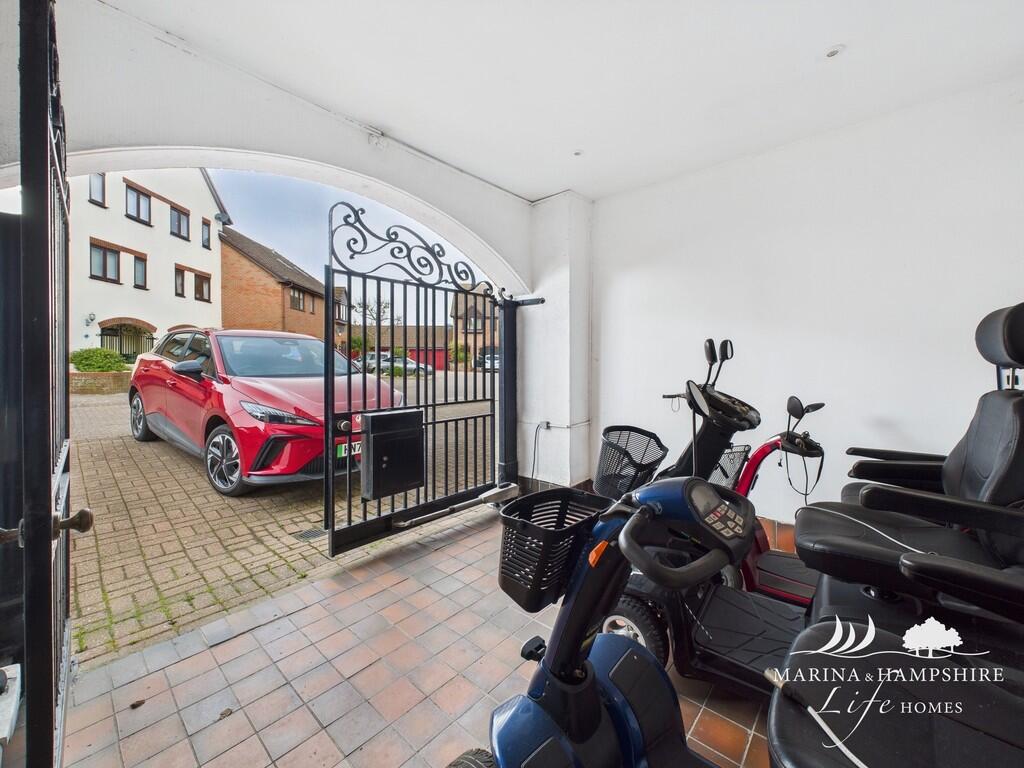 CAM03691G0-PR0044...