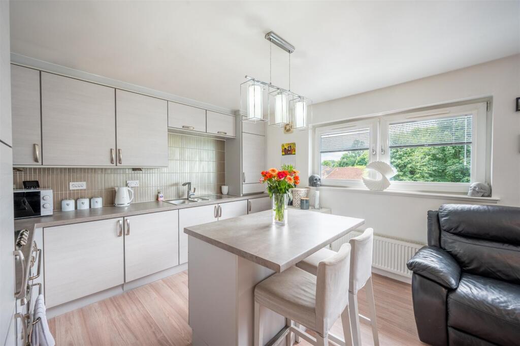 Living room, kitchen (2).jpg