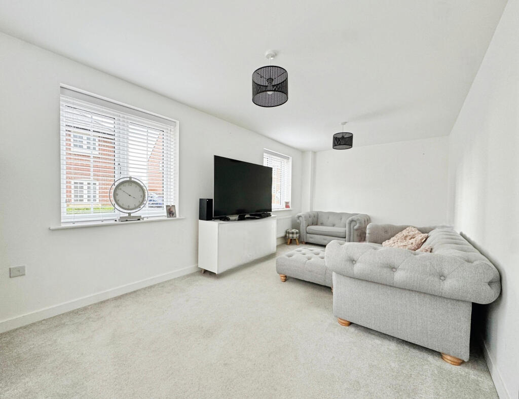 27 Oak Tree Road, Great Glen, Leicester, LE8 9HP