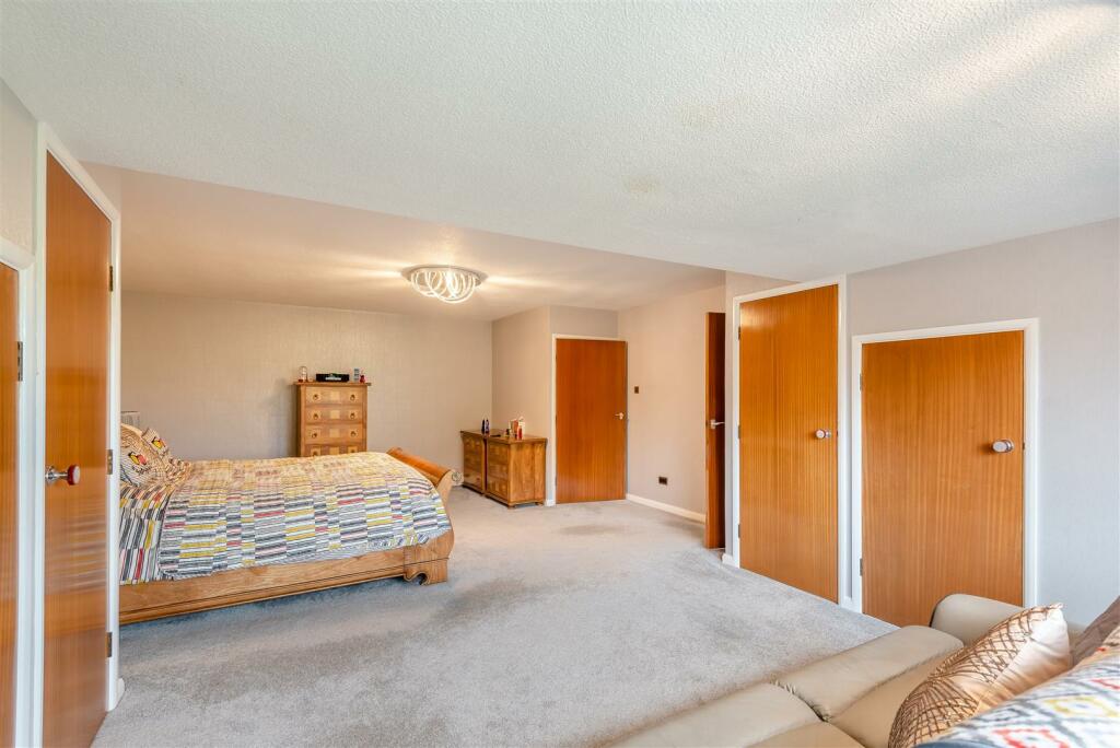 8573874-interior61.jpg