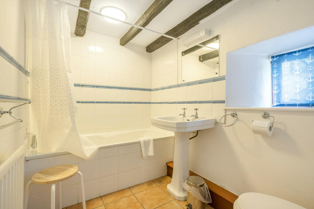 Ensuite for Bedro...