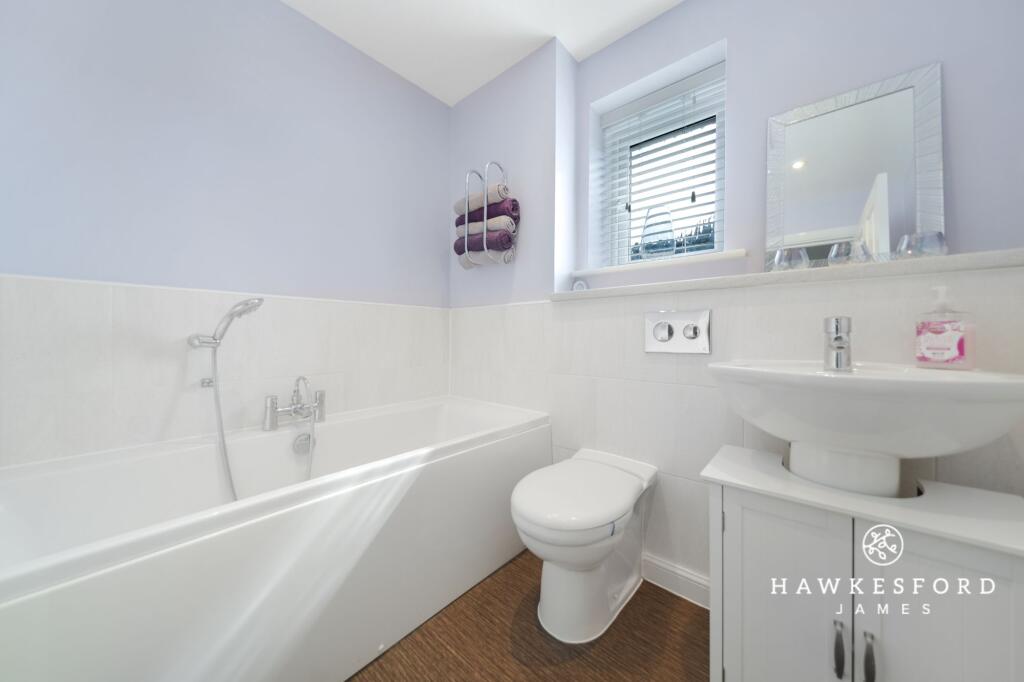 Buttercup Avenue, Minster on Sea - Bathroom