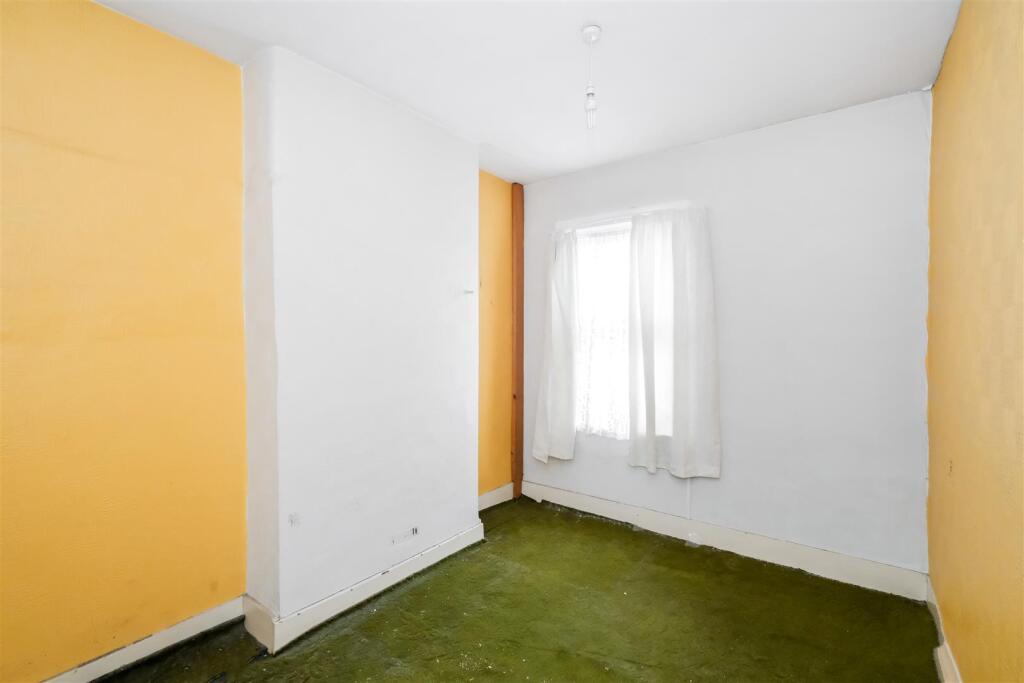 38 Henniker gardens-40.jpg