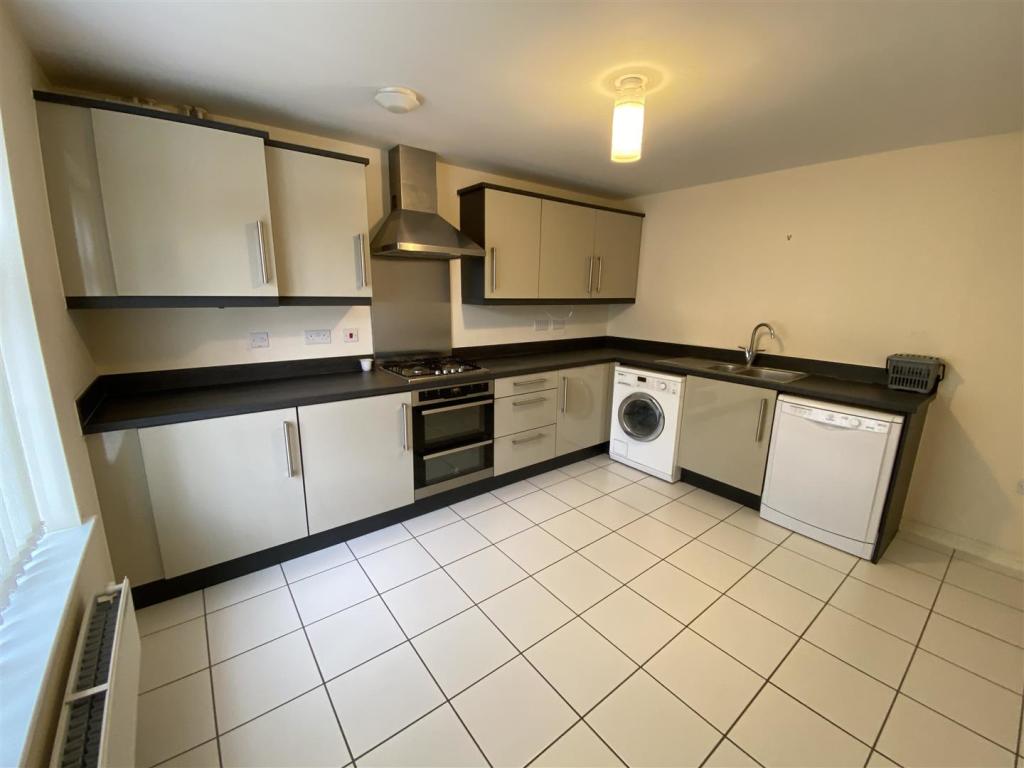 KITCHEN/BREAKFAST ROOM