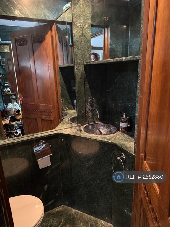 Toilet Ground Floor 