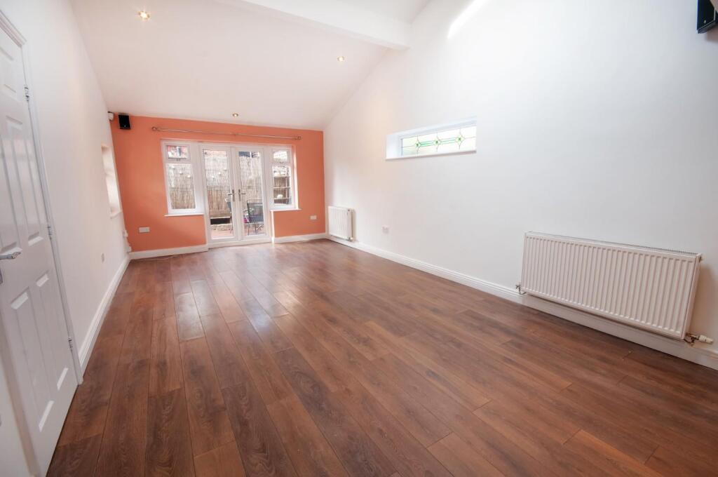 Lounge/Kitchen