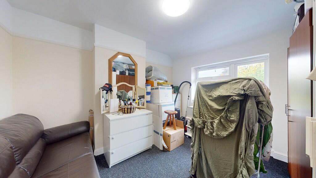 Living Area - Ang...