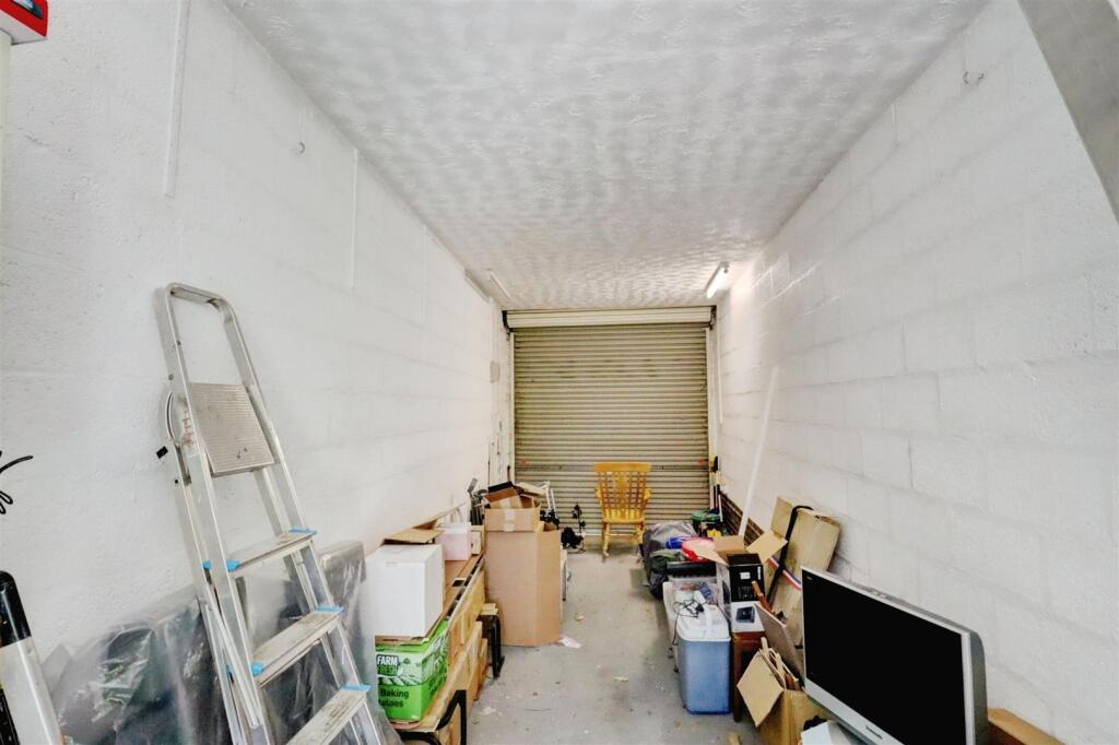 GARAGE INTERNAL