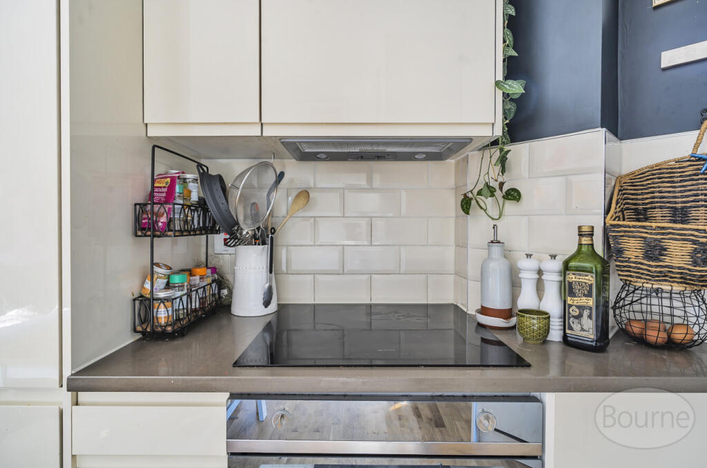 8305c136-dbdb-408...