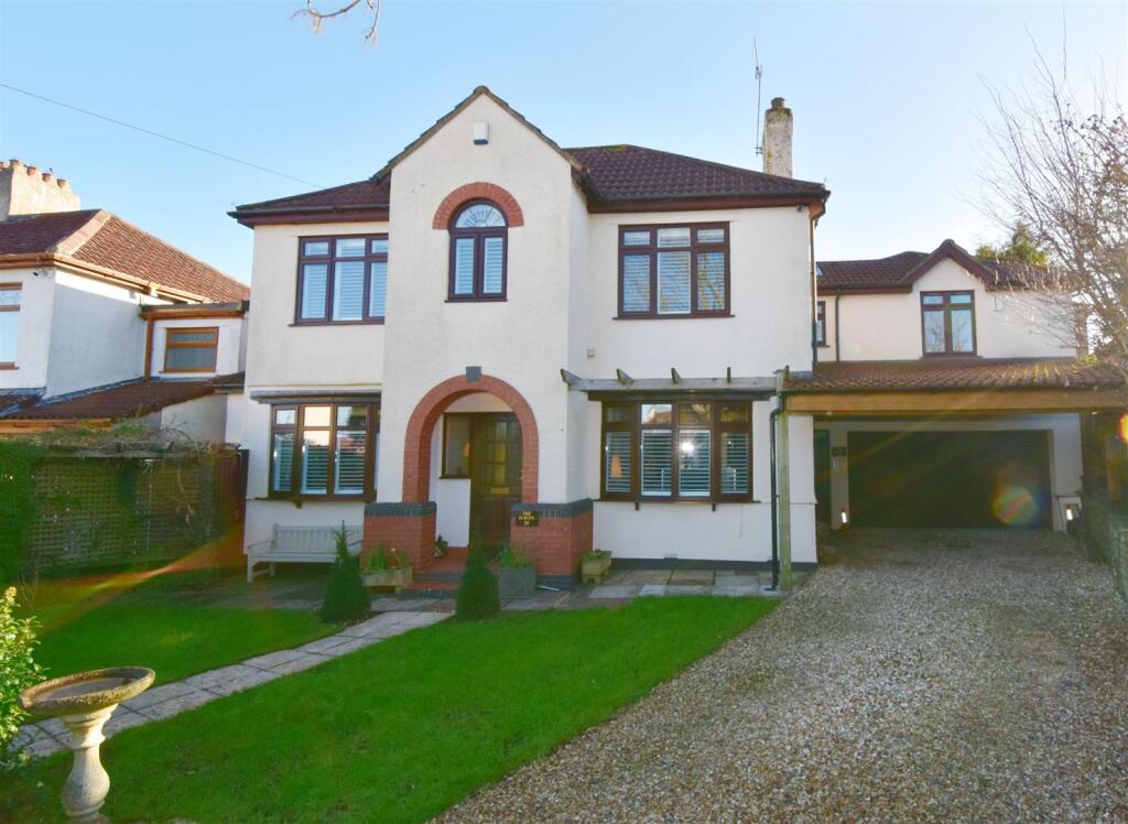 Front shot of property (2).jpg