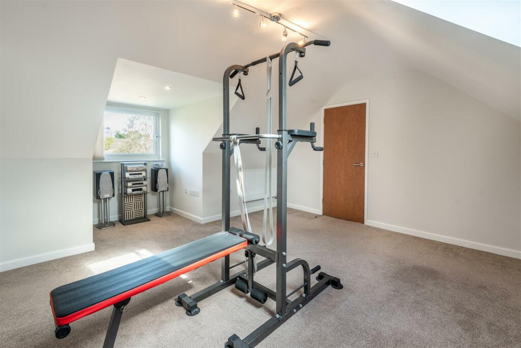 8589242-interior04.jpg