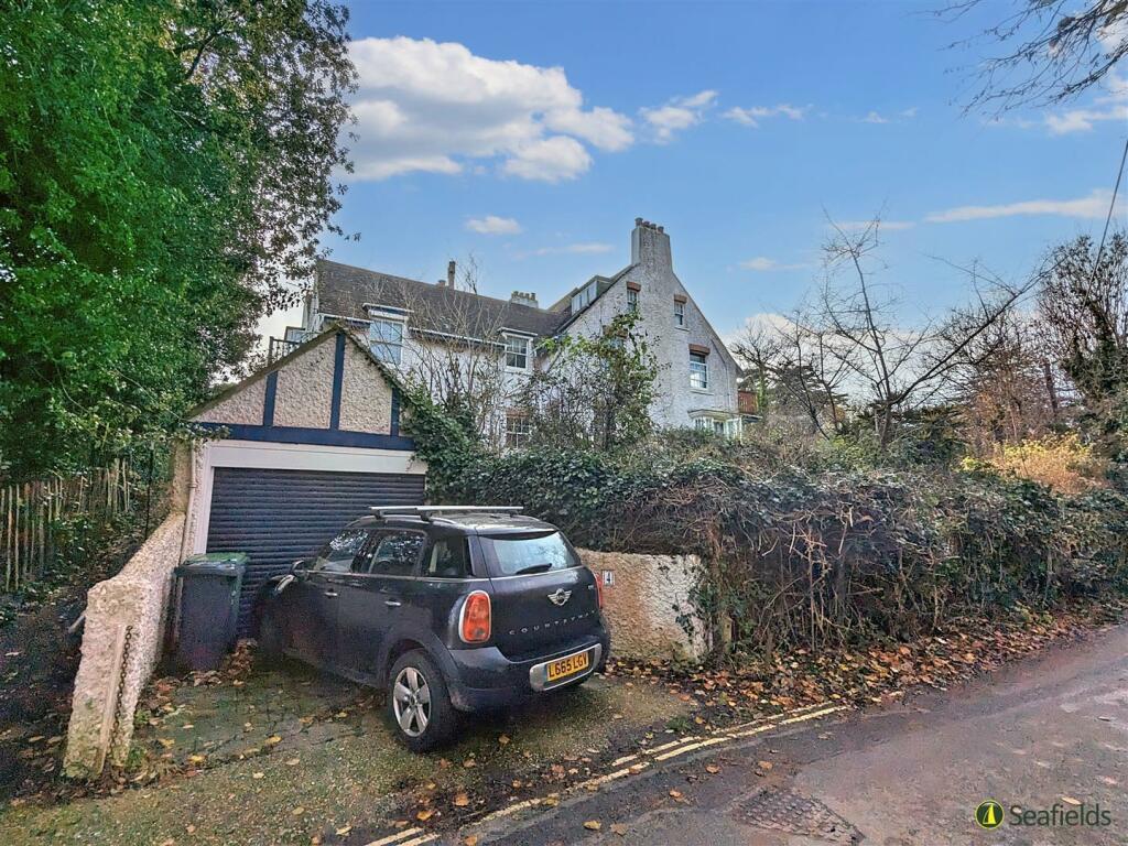 Garage.jpg