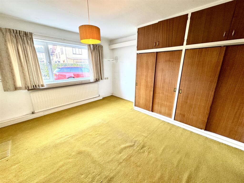 BEDROOM 2