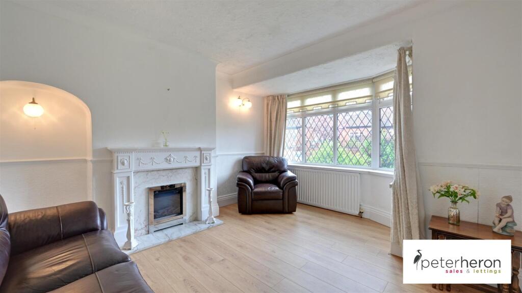 Living Room/Bedroom 4