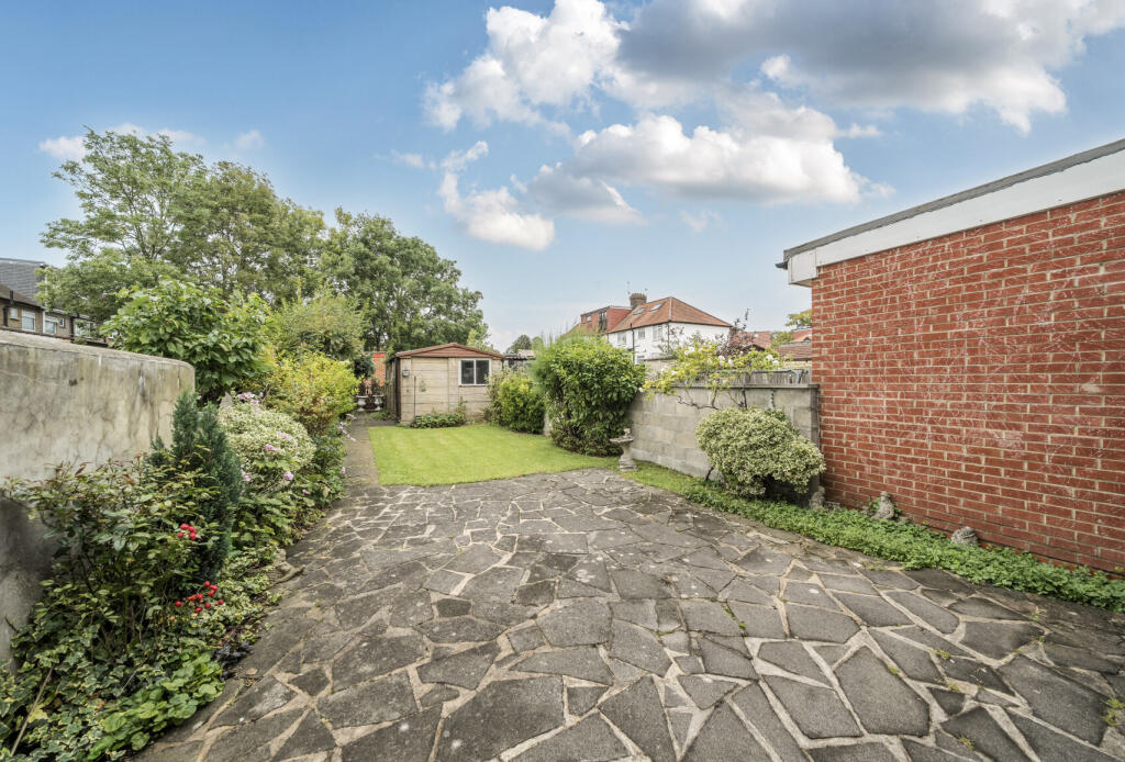 1356090-2-68cabbd...