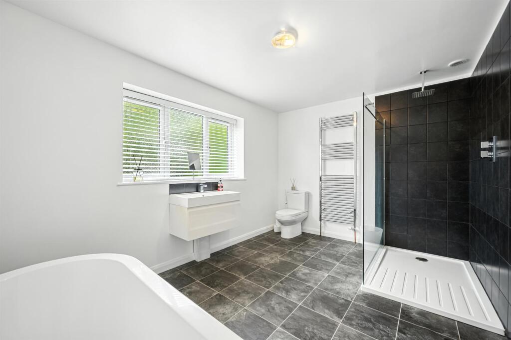 Bedroom One - en-suite shower.jpg