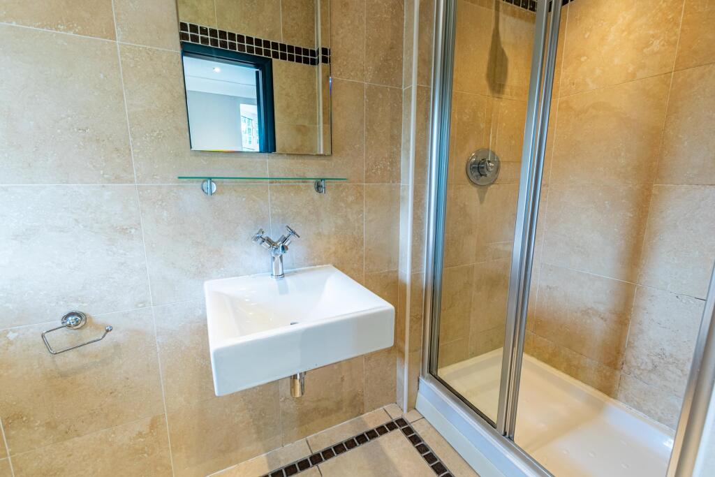 bedroom1ensuite