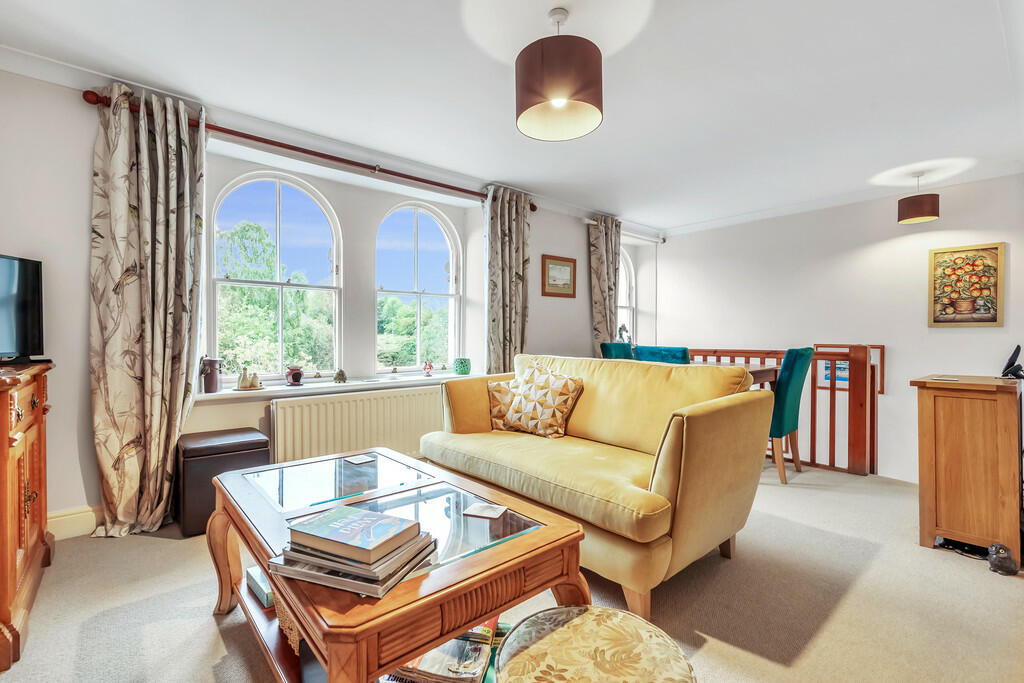 Living / Dining R...