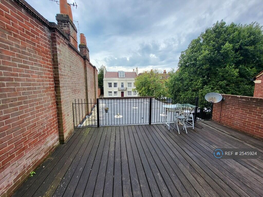 Balcony Platform (Charles Dickens Birthplace)