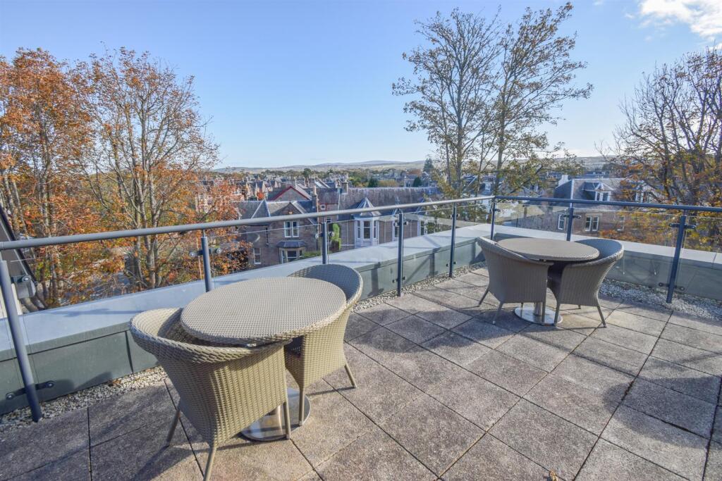 ROOF TERRACE (2).jpg