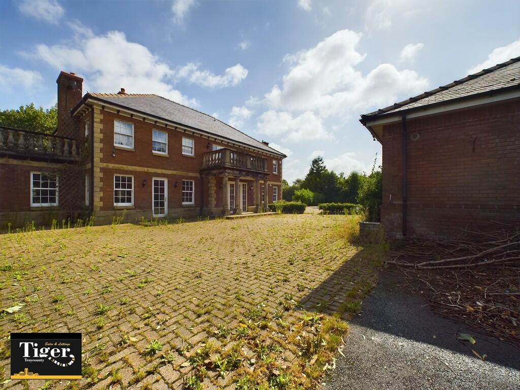 CAM02176G0-PR0329...