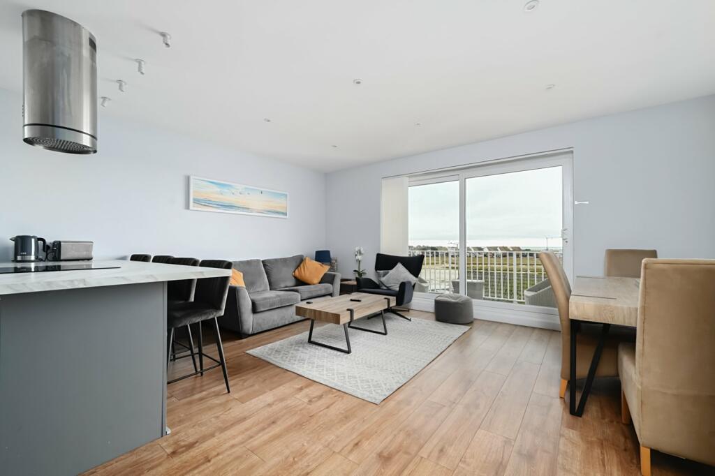 Lounge Dining Area