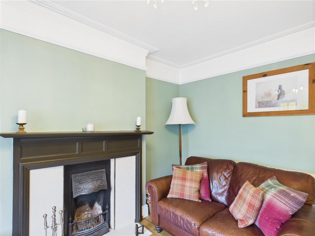 SITTING ROOM