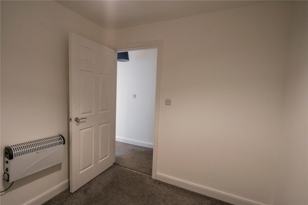 Bedroom 1 (2)
