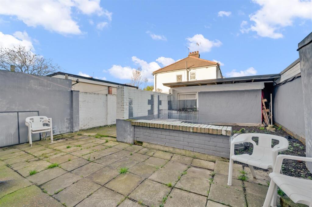 Daniels_Norbreck Gardens, Hanger Lane, NW10_012 - 